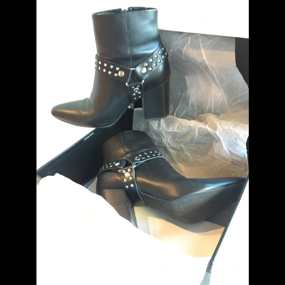 Sol Sana ankle bootie